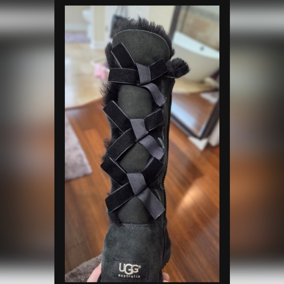 UGG BAILEY TALL II BOOTS TRIPLE BOW BLACK WITH BOX & ORIGINAL PACKAGING SIZE 6 - Picture 4 of 12